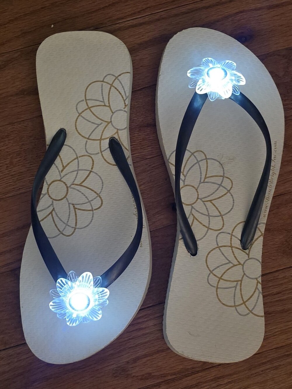 NOS Light up medallion flip flops Beach Bright